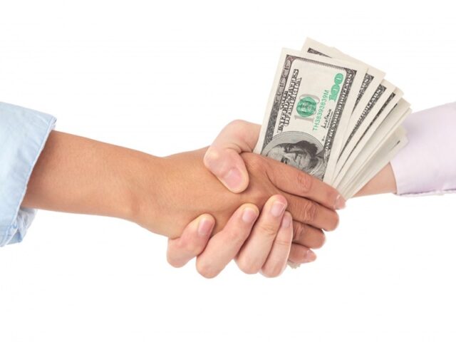 Why Investors Love Cash Deals: What That Means for Your Vacant Land